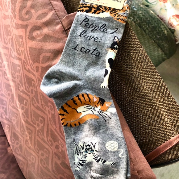 BLUE Q 🐾 Fab Fun Loving WOMENS CREW SOCKS⭐️ PEOPLE I LOVE -CATS  ⭐️New w/ TAGS - Picture 10 of 10